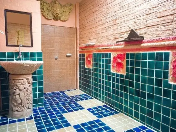 Traditional Tek Büyük veya İki Ayrı Yataklı Oda