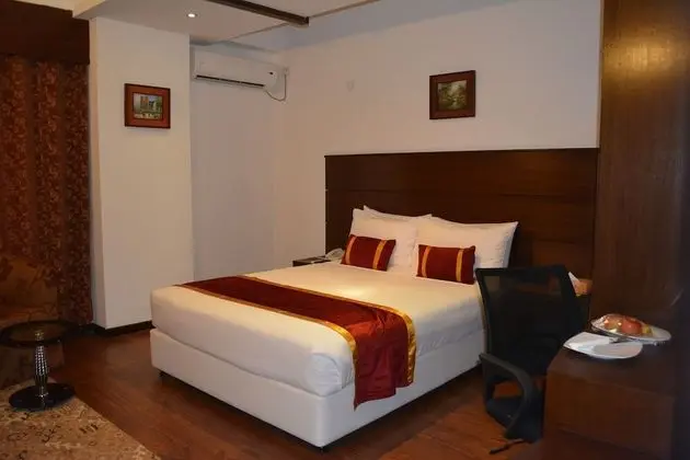 Deluxe Tek Büyük Yataklı Oda