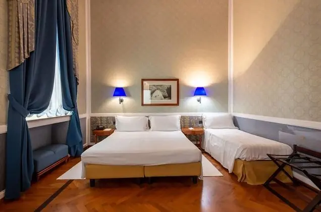 Deluxe Üç Kişilik Oda