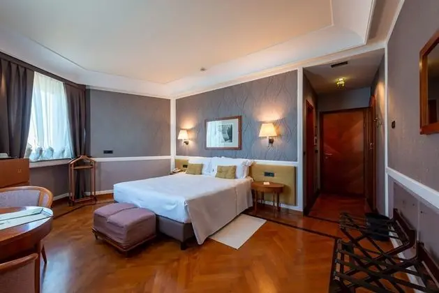 Deluxe Üç Kişilik Oda, Deniz Manzaralı