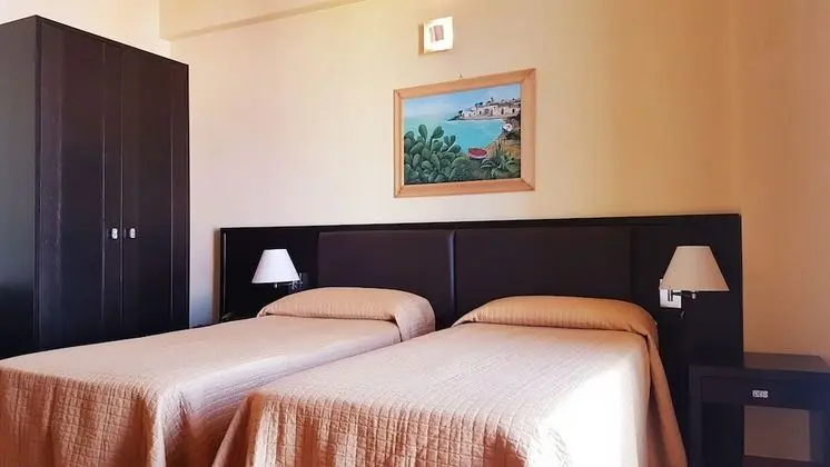 Standard Üç Kişilik Oda