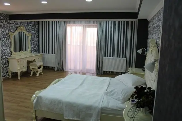 Tek Büyük veya İki Ayrı Yataklı Oda, Şehir Manzaralı