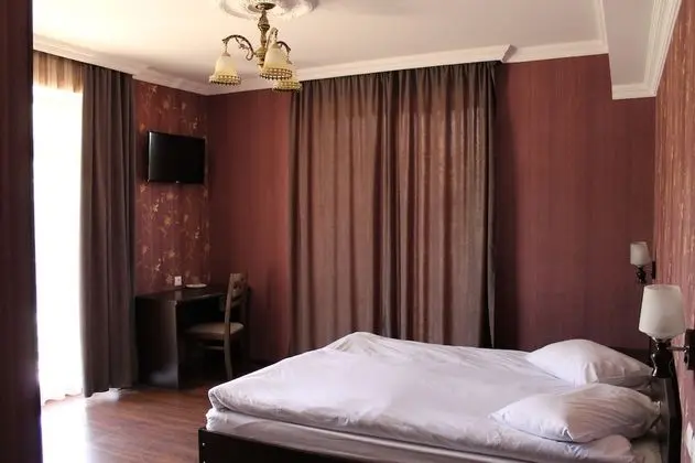 Tek Büyük veya İki Ayrı Yataklı Oda, Şehir Manzaralı