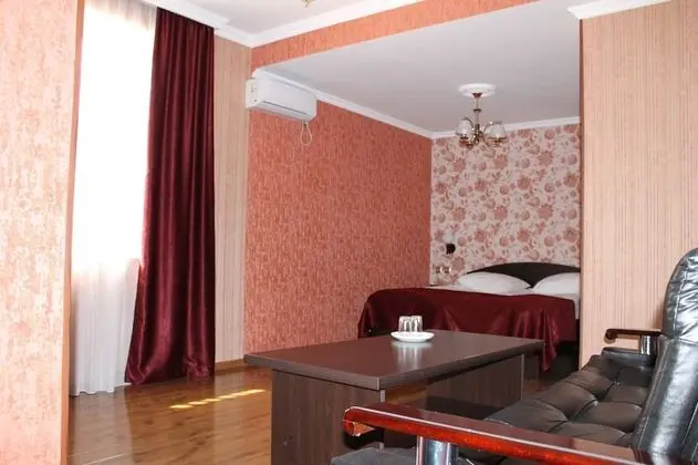 Tek Büyük veya İki Ayrı Yataklı Oda, Şehir Manzaralı