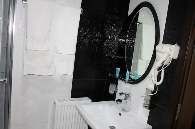 Tek Büyük veya İki Ayrı Yataklı Oda, Şehir Manzaralı