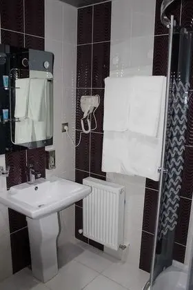 Tek Büyük veya İki Ayrı Yataklı Oda, Şehir Manzaralı