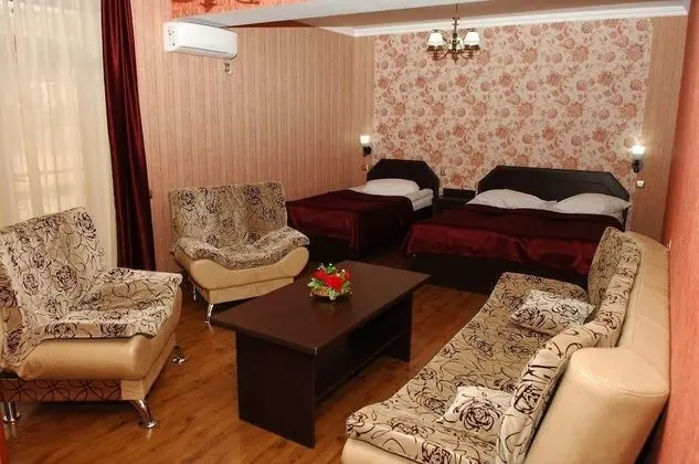 Üç Kişilik Oda, Şehir Manzaralı