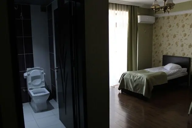 Üç Kişilik Oda, Şehir Manzaralı