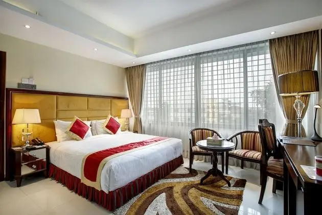 Deluxe Tek Büyük Yataklı Oda