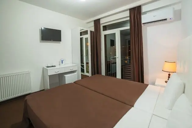 Standard Tek Büyük veya İki Ayrı Yataklı Oda