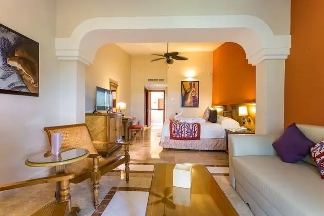 Junior Suite Poolside