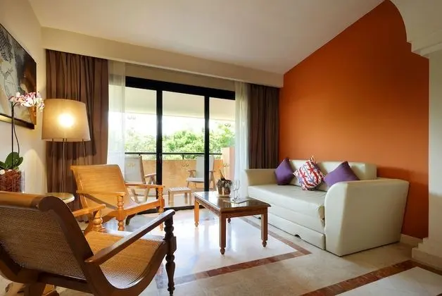 Junior Suite Poolside