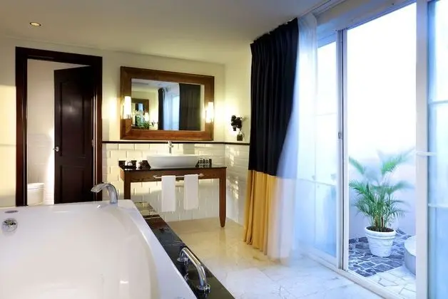 Romance Villa Suite Ocean View