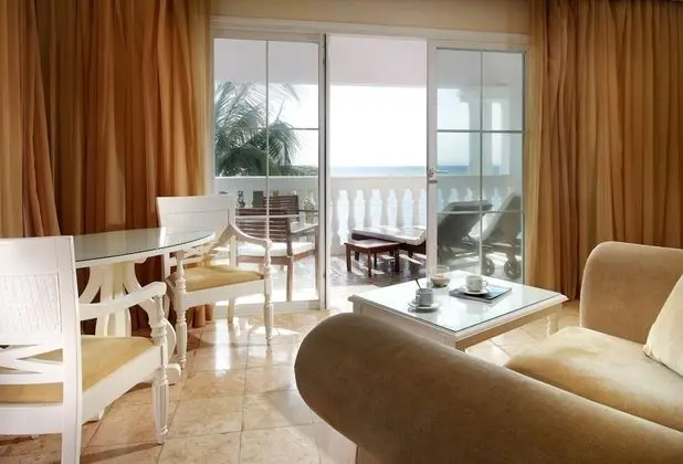 Romance Villa Suite Ocean View