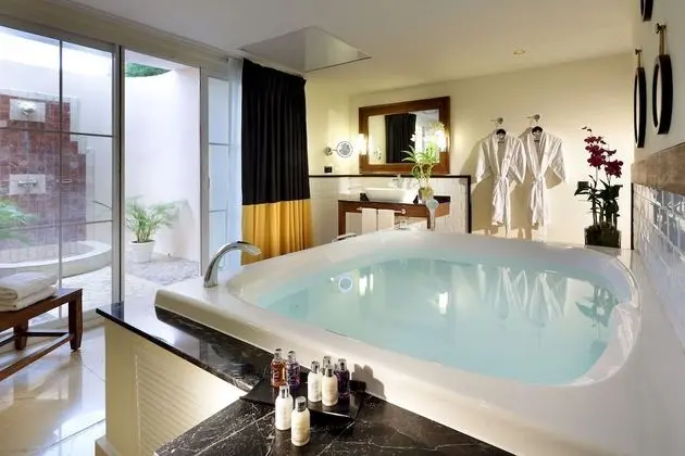 Romance Villa Suite Ocean View