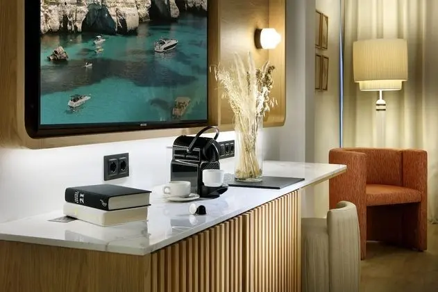 Deluxe Büyük Yataklı Tek Kişilik Oda, Bahçe Manzaralı