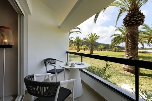 Deluxe Büyük Yataklı Tek Kişilik Oda, Bahçe Manzaralı