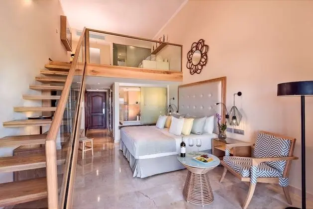 Loft Suite Beachside Panoramic OV