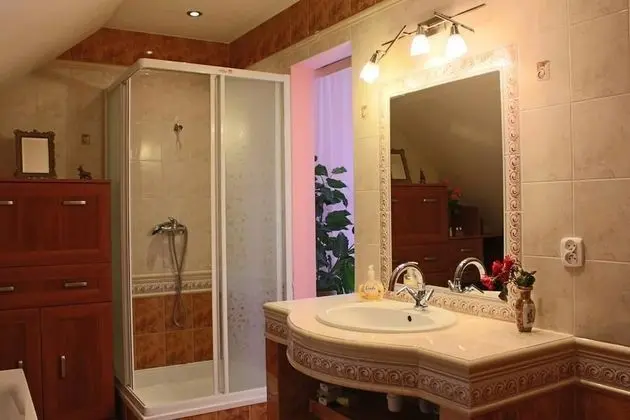 Comfort Üç Kişilik Oda, Karma Ranzalı Oda, Küvet