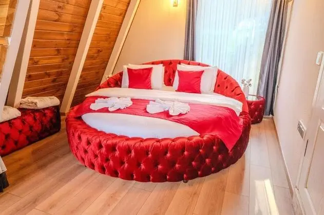 Presidential Majectic, Dağ veya Havuz Manzaralı, Isıtmalı Özel Havuzlu