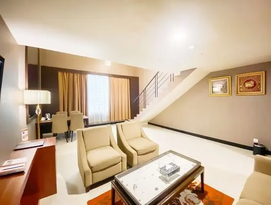 Grand Paragon Suite
