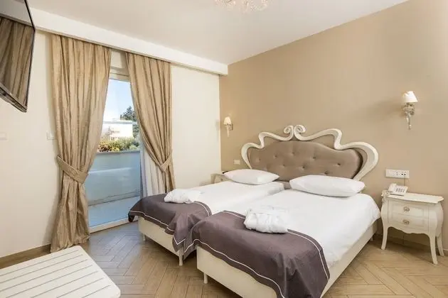 Double or Twin Room with Balcony, Annex Villa