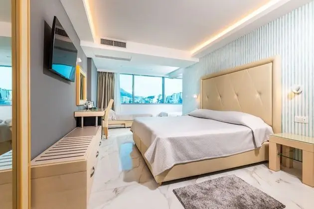 Family Oda, Balkon, Park Manzaralı