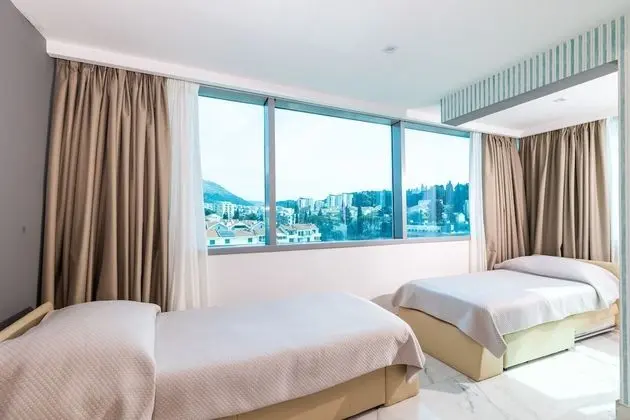 Family Oda, Balkon, Park Manzaralı