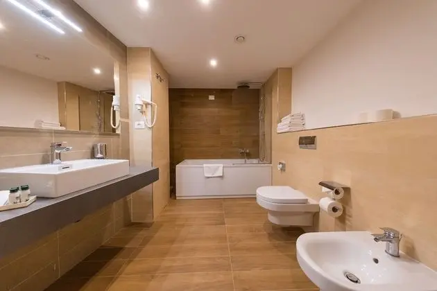 Family Oda, Balkon, Park Manzaralı