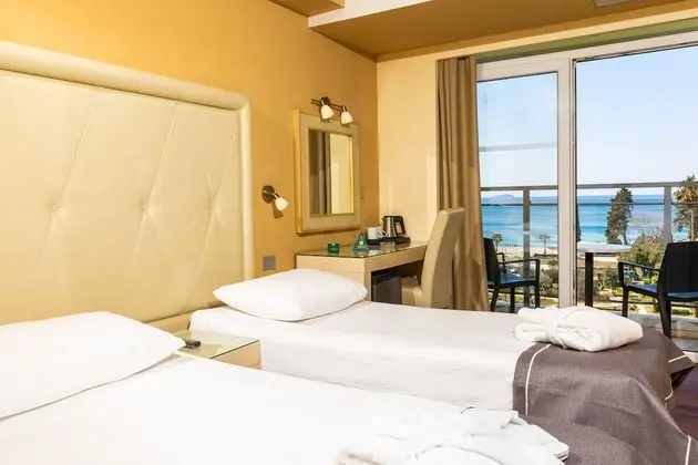 Standard Tek Büyük veya İki Ayrı Yataklı Oda, Balkon, Deniz Manzaralı