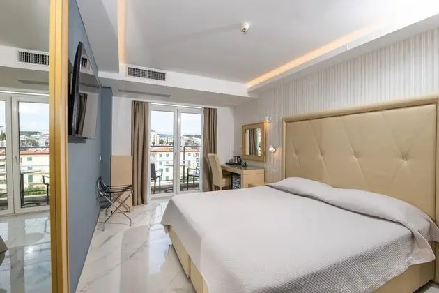 Standard Tek Büyük veya İki Ayrı Yataklı Oda, Balkon, Park Manzaralı