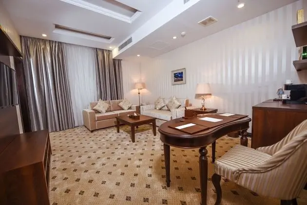 Standard Süit, 1 Yatak Odası, Business Dinlenme Salonu Kullanımı, Şehir Manzaralı