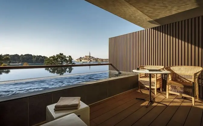 Deluxe Tek Büyük Yataklı Oda, Deniz Manzaralı