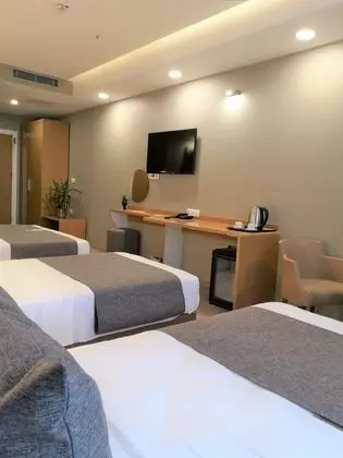 Deluxe Üç Kişilik Oda , Şehir Manzaralı