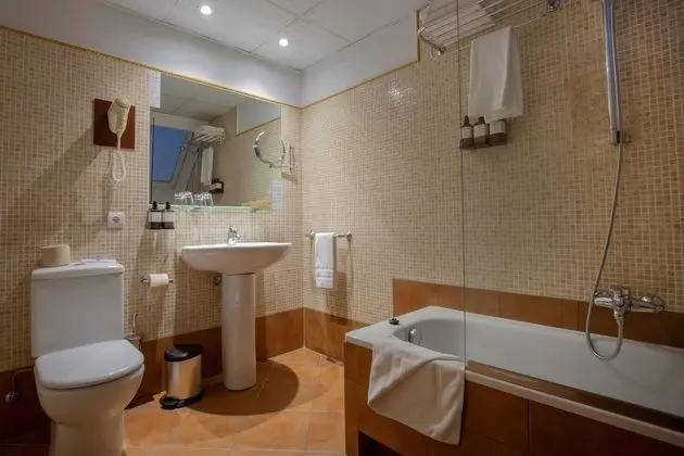 Üç Kişilik Oda (Interior)