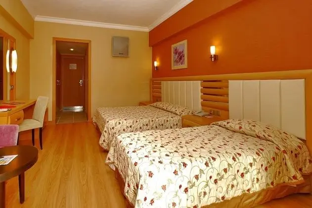 Peyzaj Manzaralı 1 Çift Kişilik Yatak