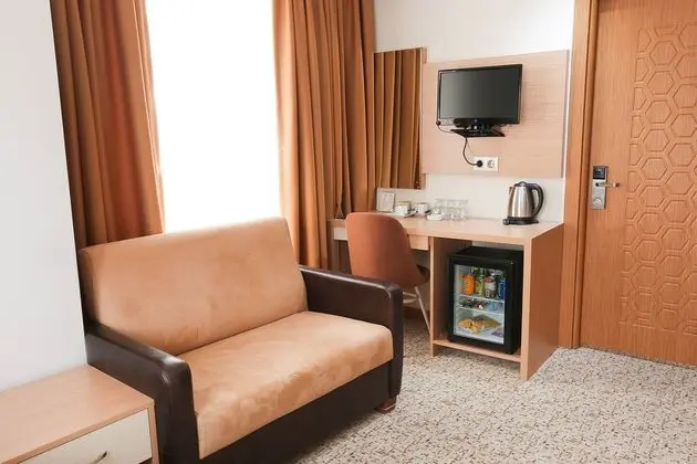 Üç Kişilik Oda,Şehir Manzaralı,Balkonlu