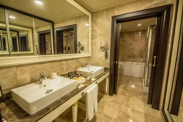 https://images.etstur.com/imgproxy/resize/2560x1440/files/images/hotelImages/etsrooms/163/Grand_Pasha_Kyrenia_Hotel___Spa_20260410171330_0.jpeg