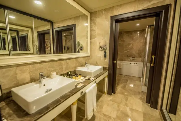 Suite Room