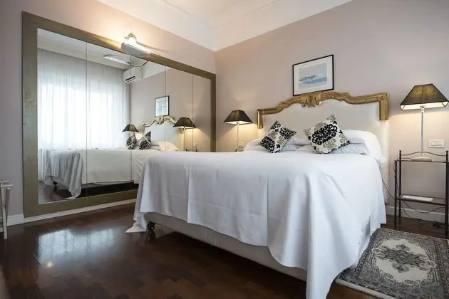 Büyük Yataklı Tek Kişilik Oda, 1 Çift Kişilik Yatak, Kısmi Deniz Manzaralı, Denize Bakan