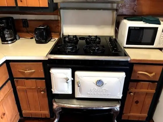Kulübe, Birden Çok Yatak, Mutfak