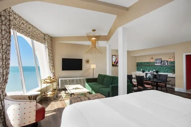 Çatı Katı Süiti (Penthouse)