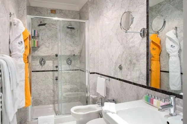 Superior Tek Büyük veya İki Ayrı Yataklı Oda