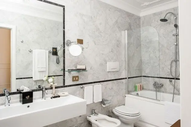 Superior Tek Büyük veya İki Ayrı Yataklı Oda