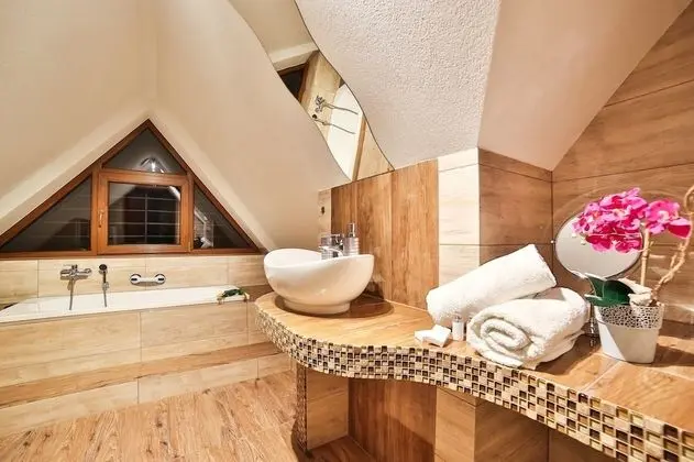 Tek Büyük Yataklı Oda, Dağ Manzaralı