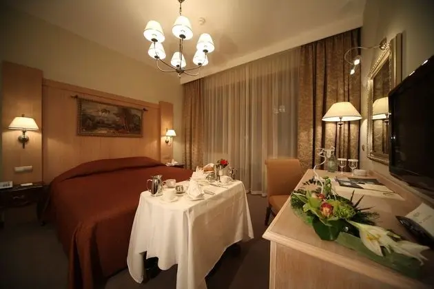 Deluxe Tek Büyük veya İki Ayrı Yataklı Oda, Balkon