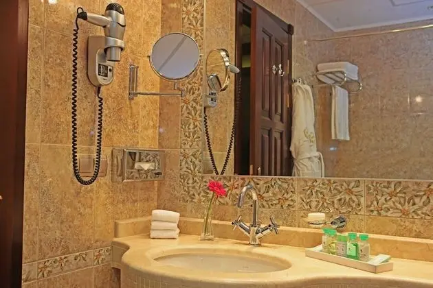Deluxe Tek Büyük veya İki Ayrı Yataklı Oda, Balkon
