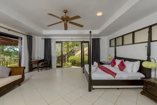 6 Bedrooms with Private Pool Villa