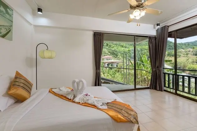 6 Bedrooms with Private Pool Villa