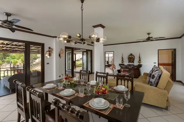 6 Bedrooms with Private Pool Villa